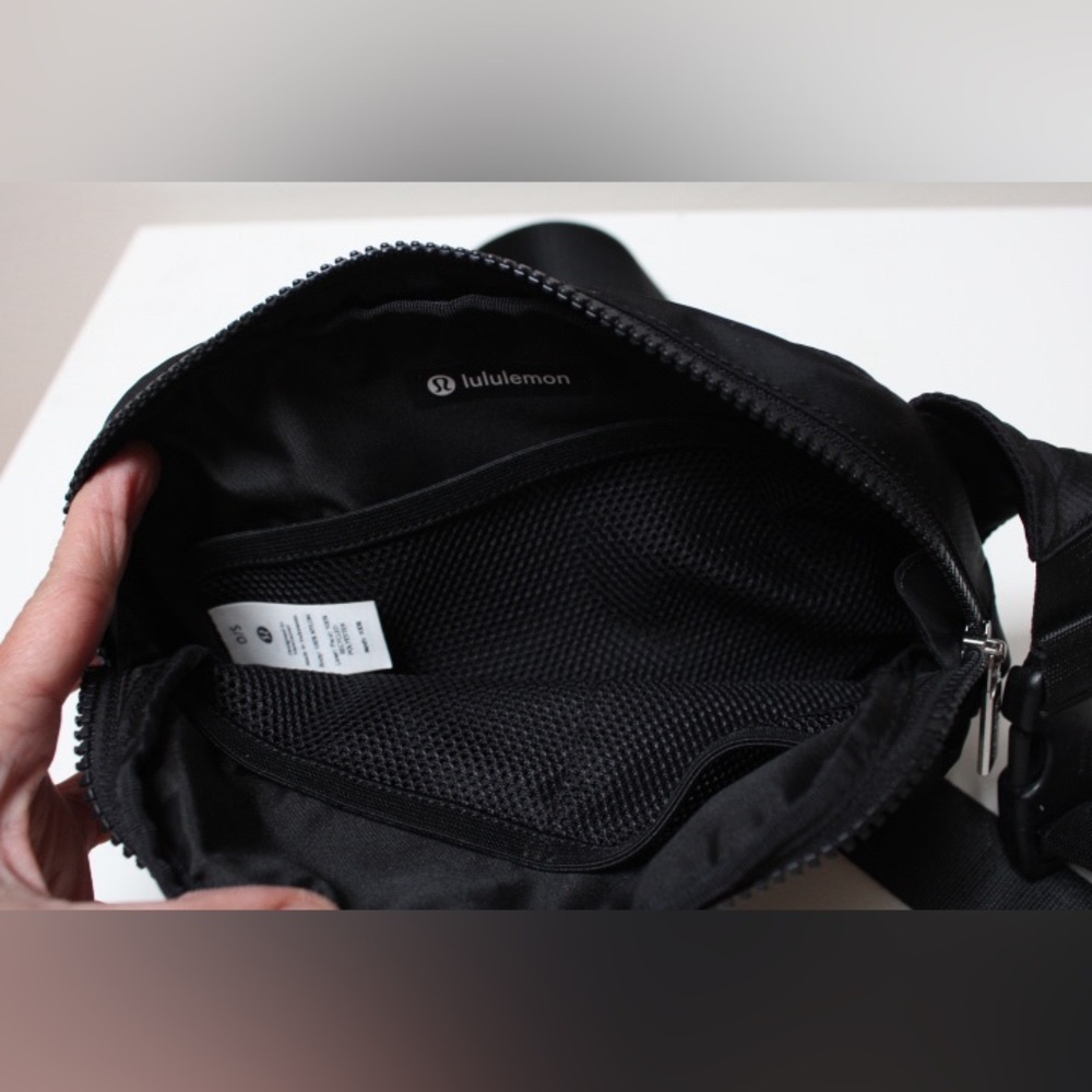 NWOT Lululemon 2L everywhere belt bag - Picture 6 of 11